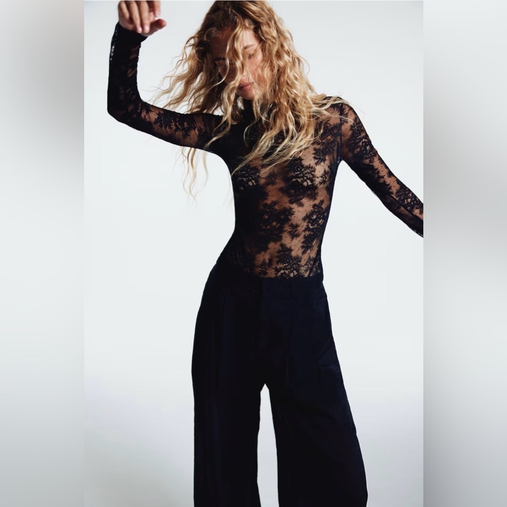 Black Lace Long Sleeve Bodysuit NWT Sz Large